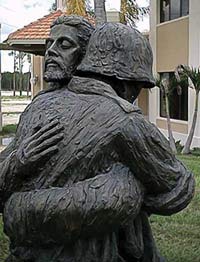 "Lest We Forget" statue